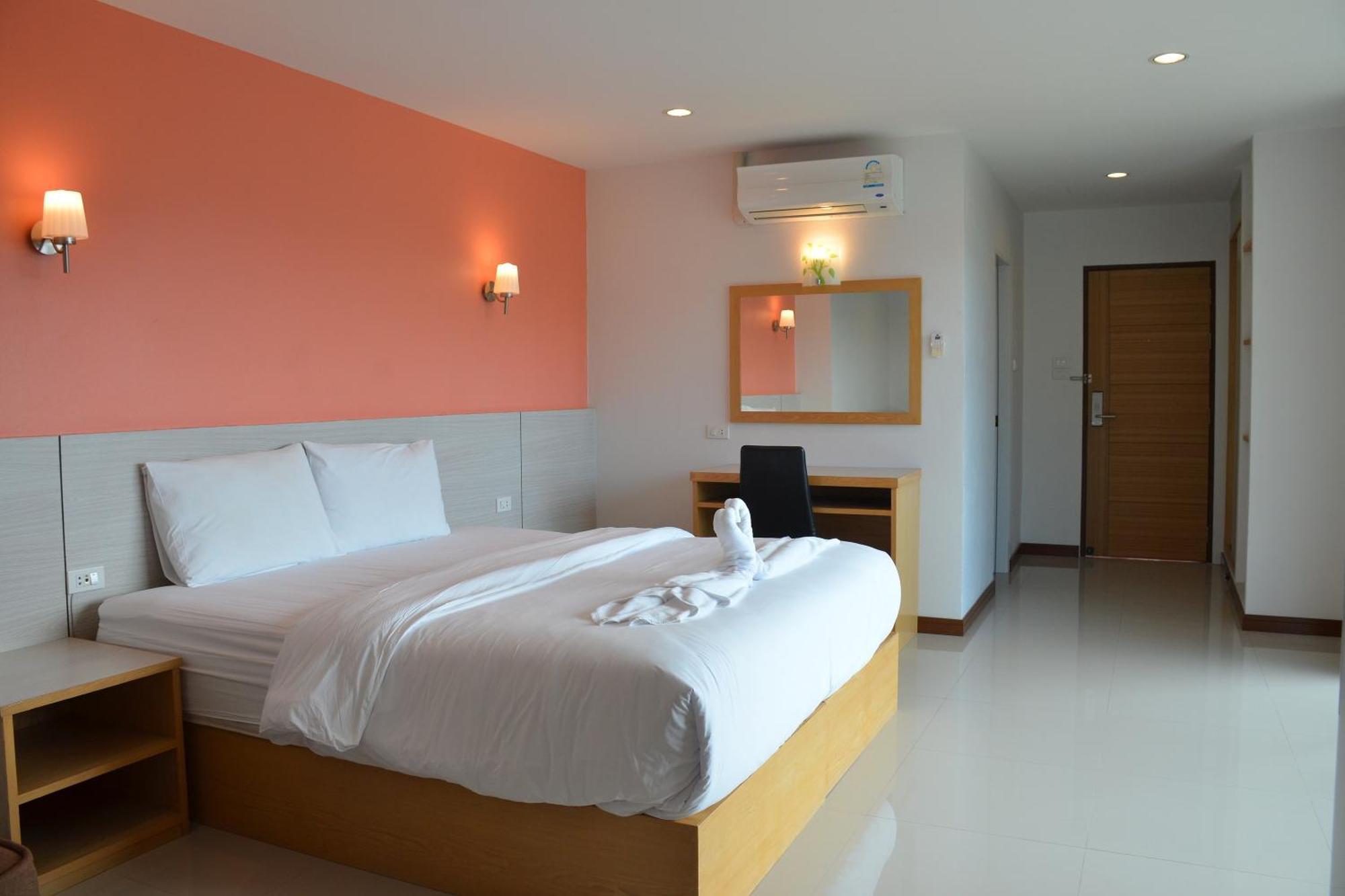 The Base Hotell 3*